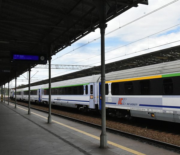 Specjalna oferta Intercity. Nauczyciele i studenci pojadą pociągiem za złotówkę-35606