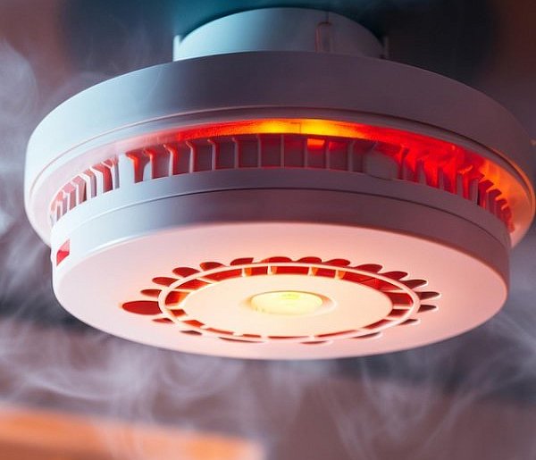 Rewolucja w przepisach pożarowych. Nowe obowiązki dla właścicieli domów i firm-36708