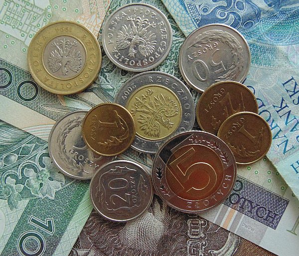 Nowe regulacje dla dorabiających. Od grudnia zmieniają się limity-37375