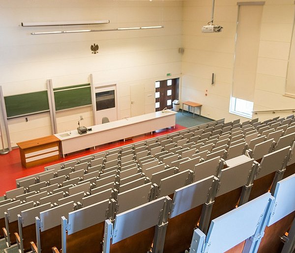 Uczelnie przeżywają oblężenie. Ten kierunek przyciąga tłumy-37456