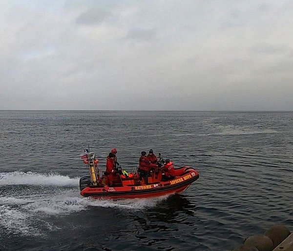 Akcja WOPR przy sopockim molo! Reakcja spacerowicza postawiła służby na nogi-37563