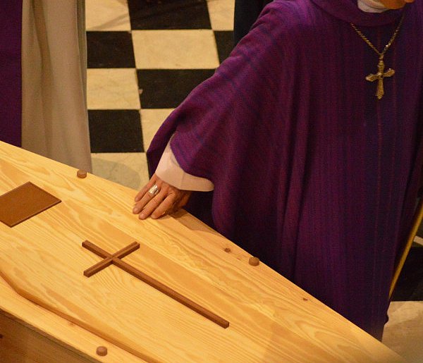 Rewolucja w pochówkach coraz bliżej. Tego w Polsce jeszcze nie było-37825