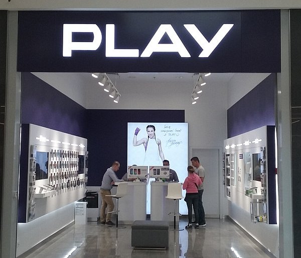 Potężna kara dla Play. Sieć ma zwrócić klientom pobrane środki-37857