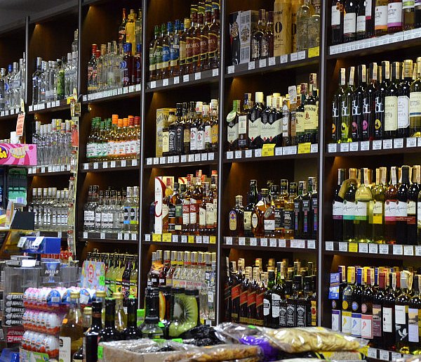 To codzienność wielu Polaków. Nowe dane o alkoholu niepokoją-38690