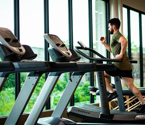 Karnet jak pułapka na klientów. Urząd sprawdza popularne siłownie