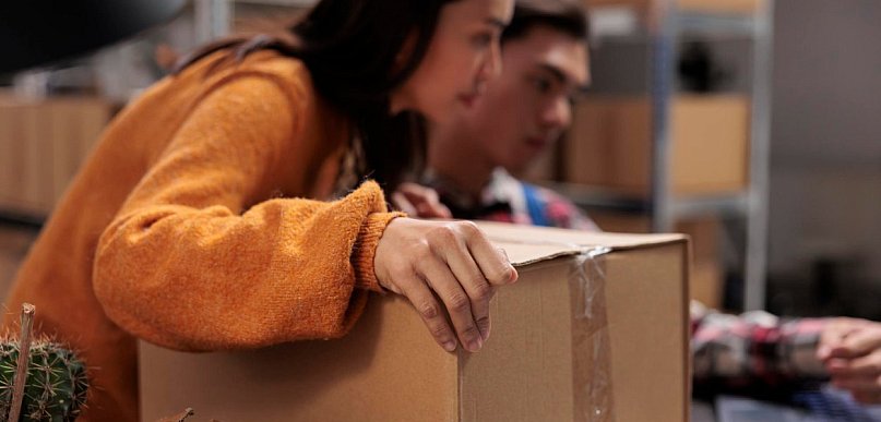 Jak skutecznie sprawdzić i ocenić wytrzymałość kartonu?