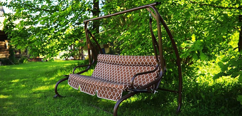 Elementy huśtawki ogrodowej – kompletna lista i zasady bezpiecznego montażu