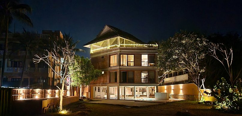 Bezpieczny i komfortowy dom po zmroku – jak inteligentne oświetlenie wokół budynku