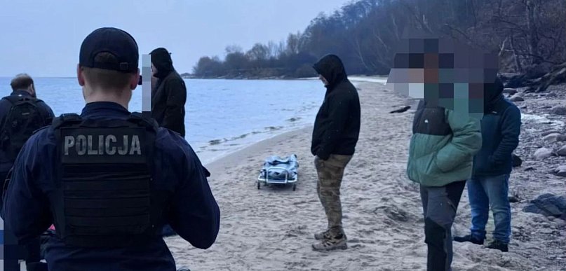 Makabryczne odkrycie w Zatoce Puckiej! W wodzie znaleziono ciało mężczyzny
