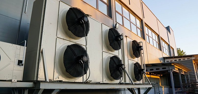 Praca w branży HVAC – od czego zacząć karierę technika chłodnictwa i klimatyzacji