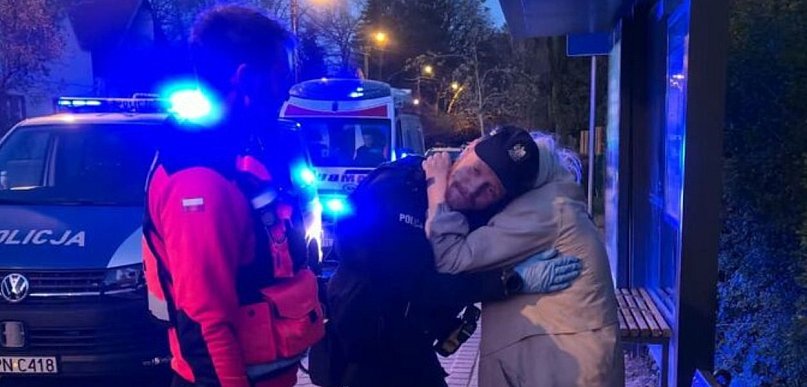 Sopoccy policjanci uratowali wyziębioną 85-latkę