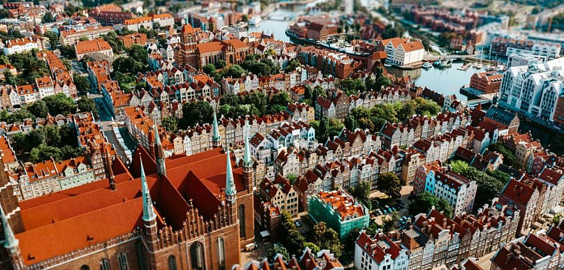 Parking w centrum Gdańska - jak znaleźć najlepszy podczas wakacyjnego wyjazdu?