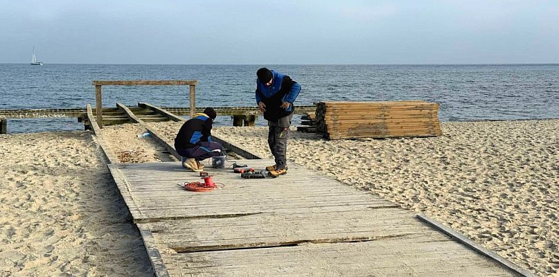 Koniec spacerów po Małym Molo w Sopocie! Pomost został zdemontowany na zimę - 36956