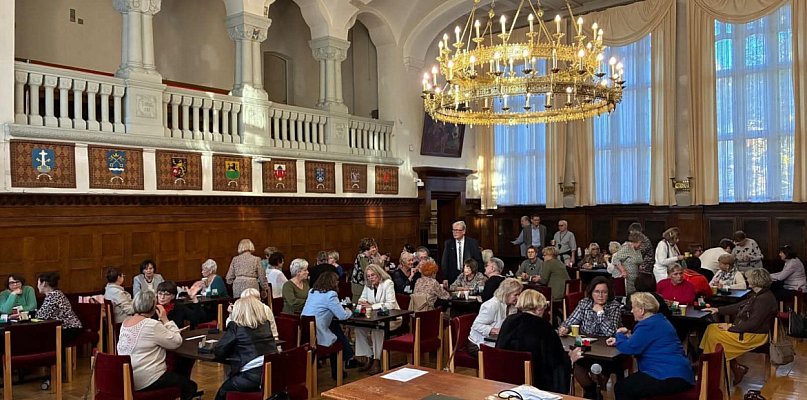 Jak brydż sportowy zmienia życie seniorek w Sopocie? Weź udział w turnieju - 37004