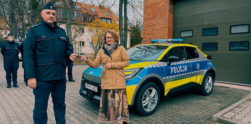 Władze Sopotu dofinansowały zakup radiowozu! To hybrydowa Toyota C-HR - 37073