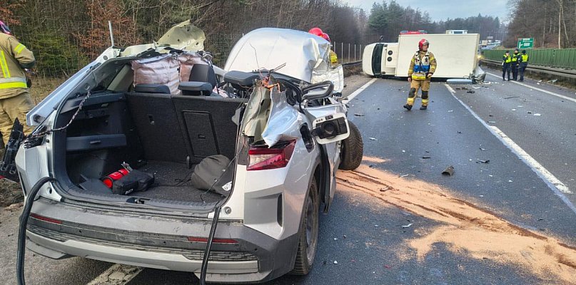 Poważne zderzenie na obwodnicy! Duże utrudnienia po wypadku - 38049