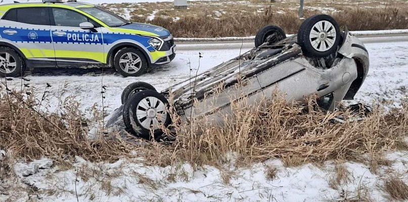 Auto na dachu, kierowca pod wpływem! Szybka reakcja policjanta z Sopotu - 38320