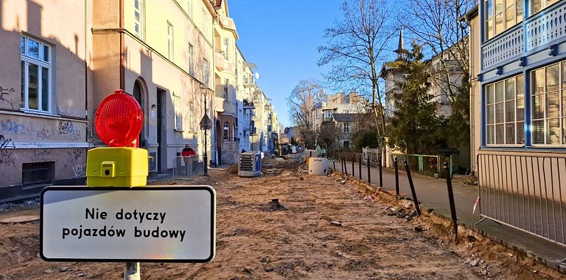 Remont w centrum Sopotu wstrzymany. Pogoda pokrzyżowała plany drogowców - 38479