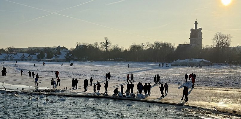 Temperatura odczuwalna w Sopocie poniżej -10, ale słońce i klimat wynagradzają.. - 38722