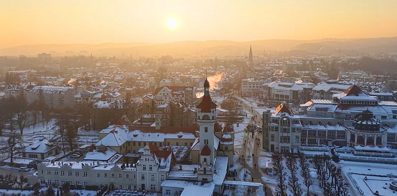 Sopot niczym z Krainy Lodu! Zobacz zachwycające nagranie z drona [WIDEO]