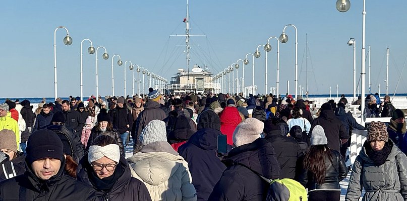 W Sopocie tłumy jak w sezonie! Zimowy weekend w kurorcie [WIEDO]