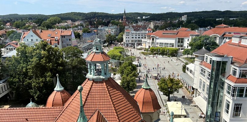 Ile kosztują popularne atrakcje w Sopocie? Przewodnik po cenach i zniżkach