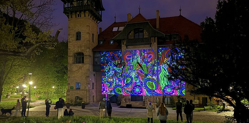 Od plaży po zabytkowe wille. Świetlna trasa Nocy Muzeów w Sopocie [FOTO]