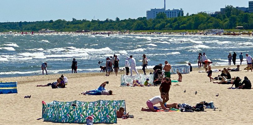Sopot jako pierwszy w Polsce! Sezon na kąpiel w morzu wystartował