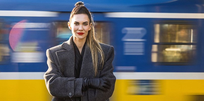 Zwłoki pod Operą Leśną i zagadkowa moneta! Poznaj tajemnice powieści Fiolet