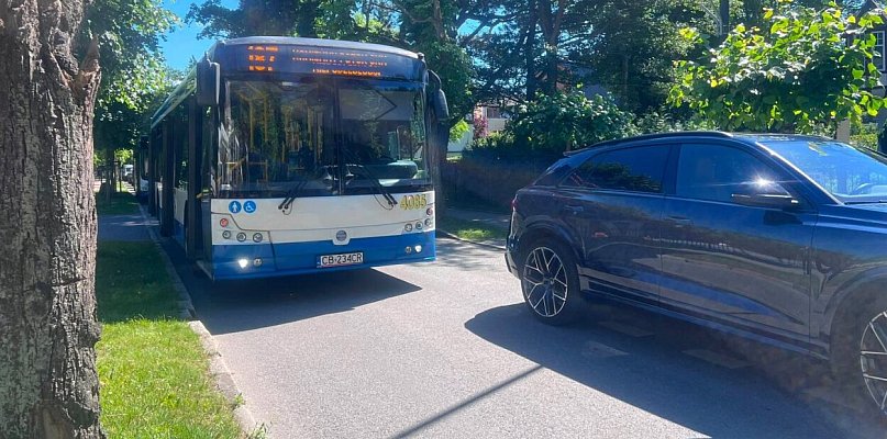 Sopot stanął w korku przez jedno auto! Kierowca może słono za to zapłacić