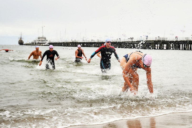 Setki pływaków ścigały się dookoła molo w Sopocie [FOTO]