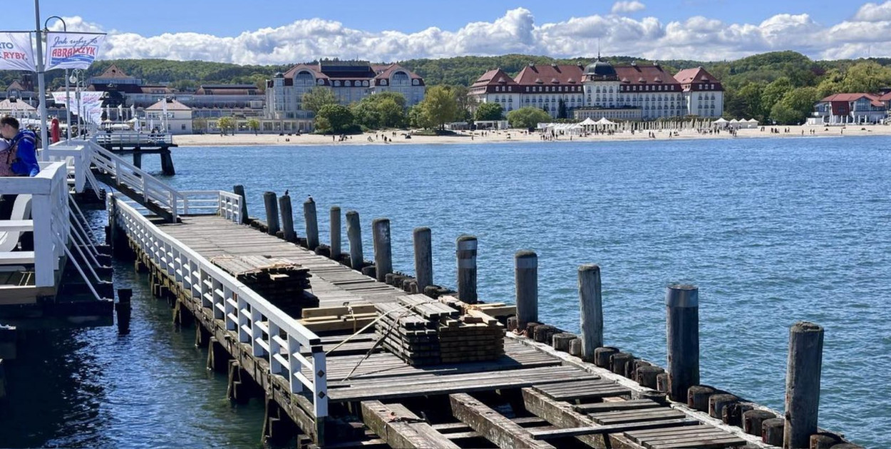 Molo w Sopocie prawie gotowe na sezon! Wiatr wstrzymuje ostatnie prace