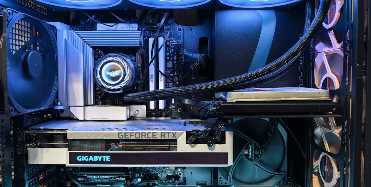 Procesor – serce komputera. Co warto o nim wiedzieć przed zakupem?