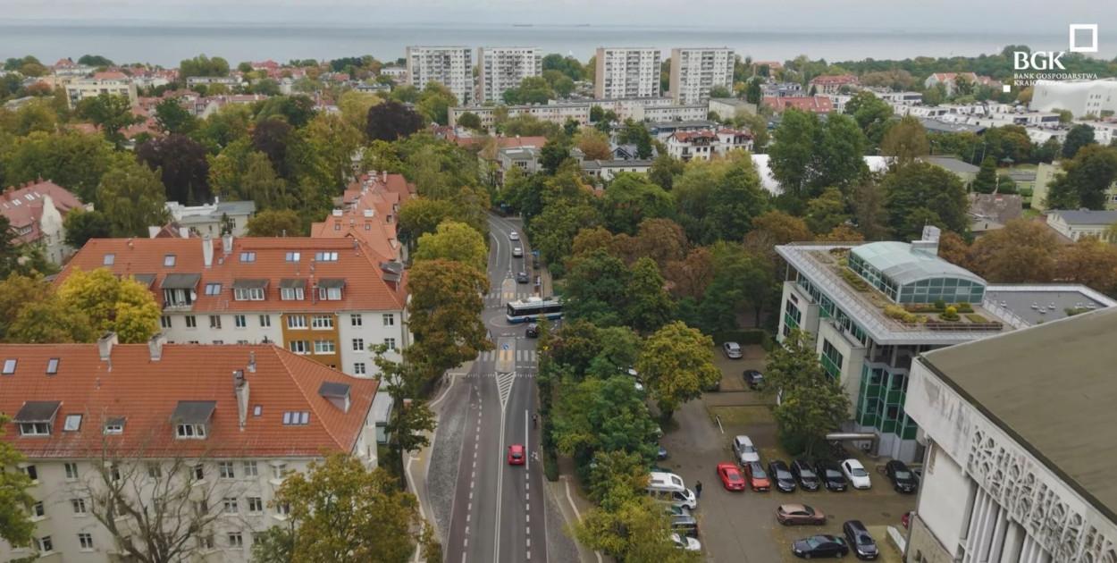 Fot. Bank Gospodarstwa Krajowego - YouTube