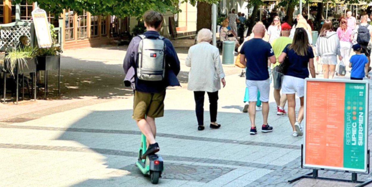 Hulajnogi w Sopocie to zmora dla spacerowiczów i kierowców.