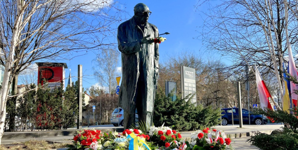 W Sopocie uczczą pamięć o Władysławie Bartoszewskim! Wśród gości były prezydent RP