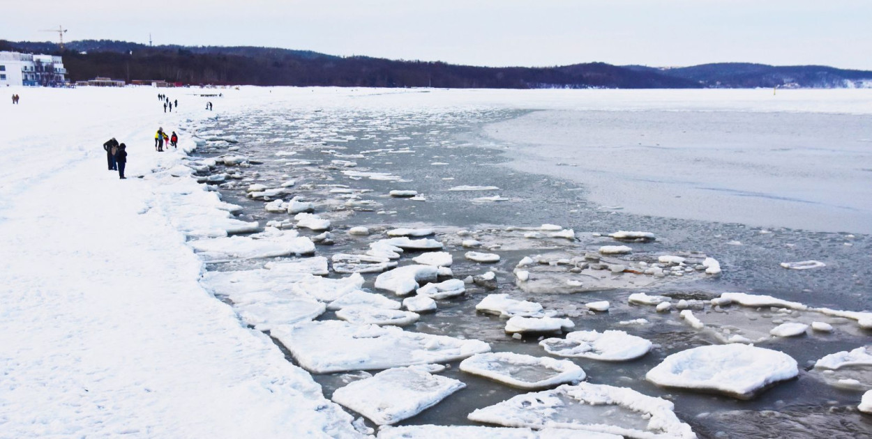 Sopot zimą to raj dla fotografów! Odkryj minimalizm i magię mroźnej plaży [FOTO]