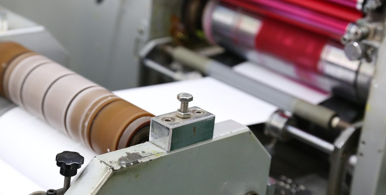 Kiedy druk musi być „na już” - jak wybierać miejsce do wydruków, skanów i oprawy