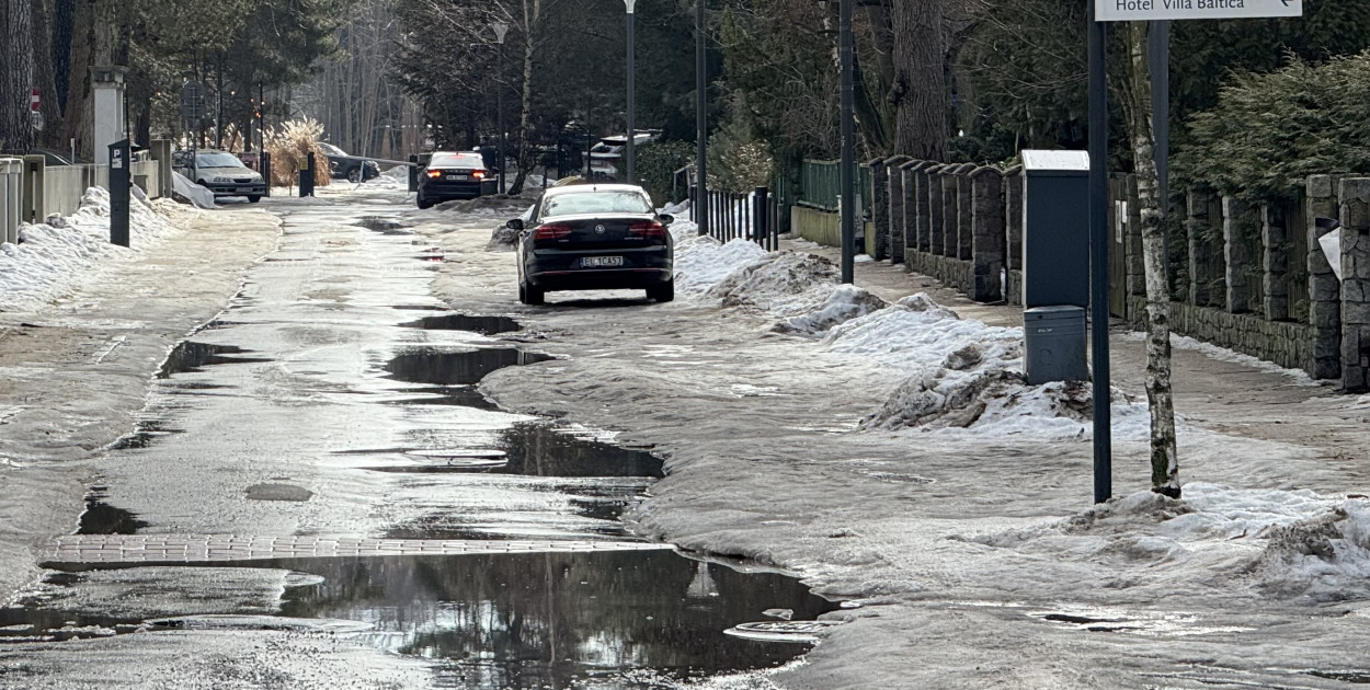 Odśnieżyłeś, posypałeś, teraz sprzątaj. Straż Miejska ostrzega przed mandatem