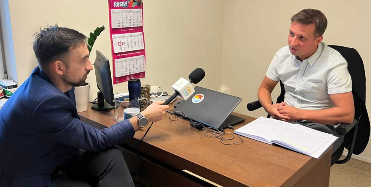 Adam Gil o pracy radnego i sukcesach na Brodwinie