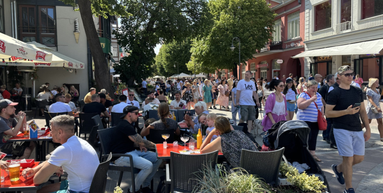 Nowe przepisy uderzą w sopocką gastronomię? Zmiany w prawie zagrażają ogródkom