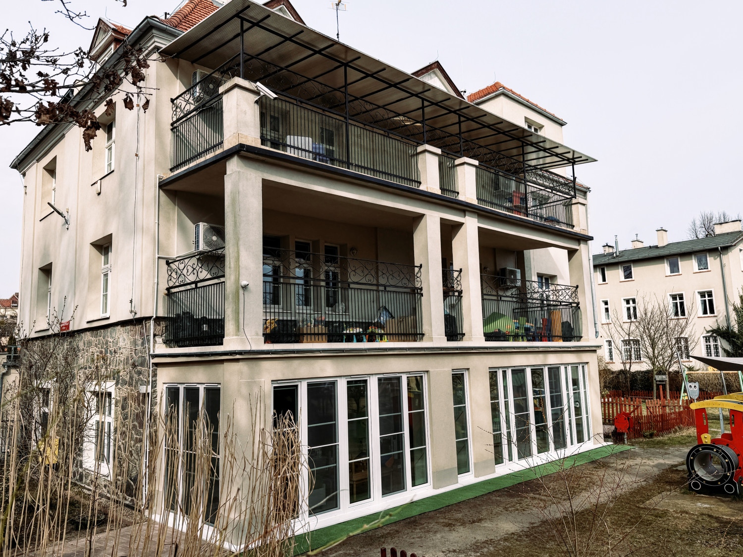 Na zdjęciach budynek żłobka „Puchatek” przy ul. Armii Krajowej 58. Fot. UMS Na zdjęciach budynek żłobka „Puchatek” przy ul. Armii Krajowej 58. Fot. UMS