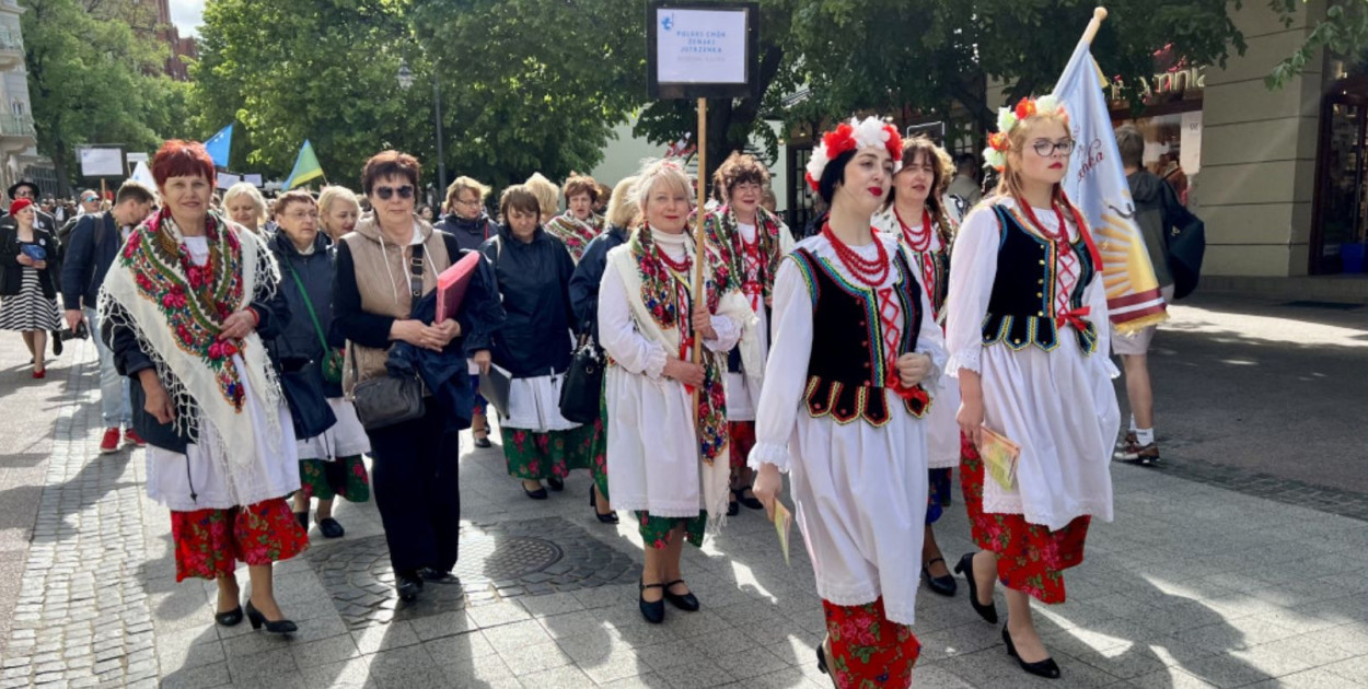 Parada Mundus Cantat na ul. Bohaterów Monte Cassino w Sopocie. Fot. materiały prasowe Mundus Cantat