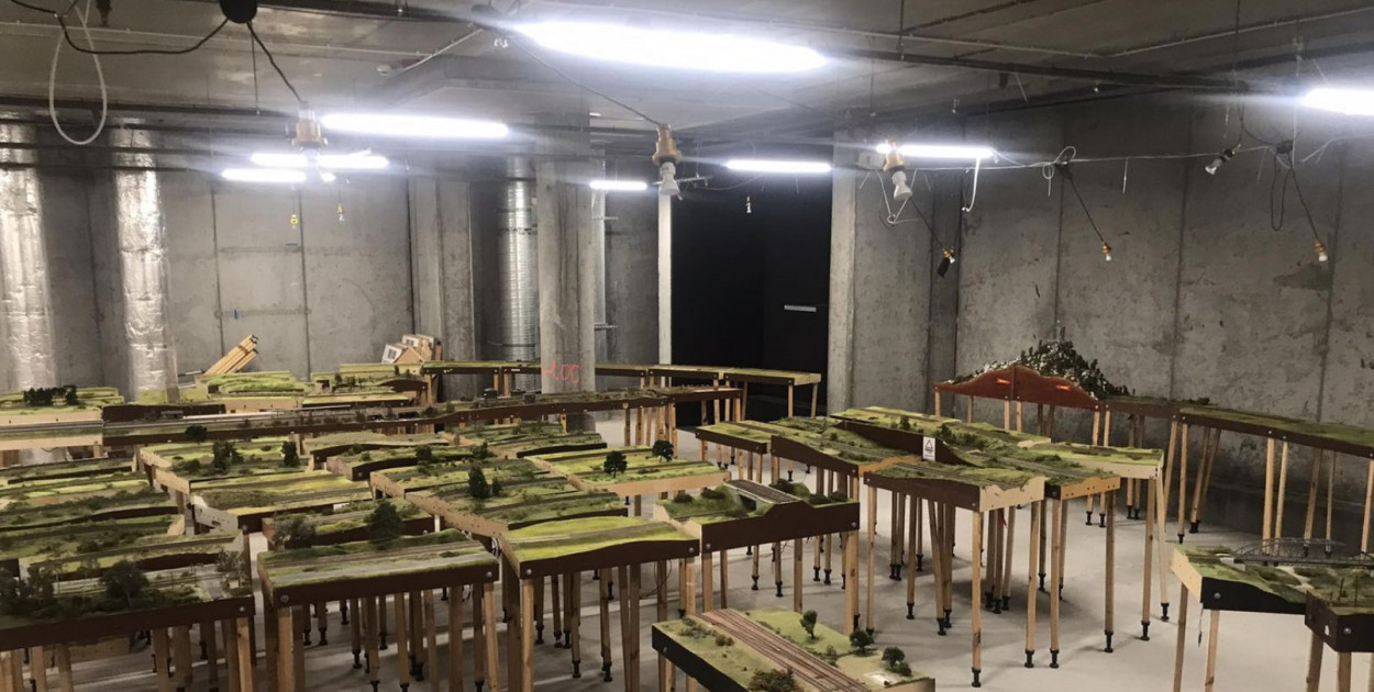 Fot. Robert Szamal. Materiały klubu Nostalgia Za Parą. Przygotowania makiety do ekspozycji w Sopot Centrum - kwiecień 2024.