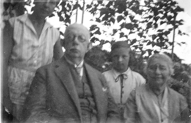 Wilhelm Werner z żoną oraz Eriką i Inge Wernerami około 1929 r. Fot. Materiały Muzeum Sopotu. Fot. Materiały Muzeum Sopotu