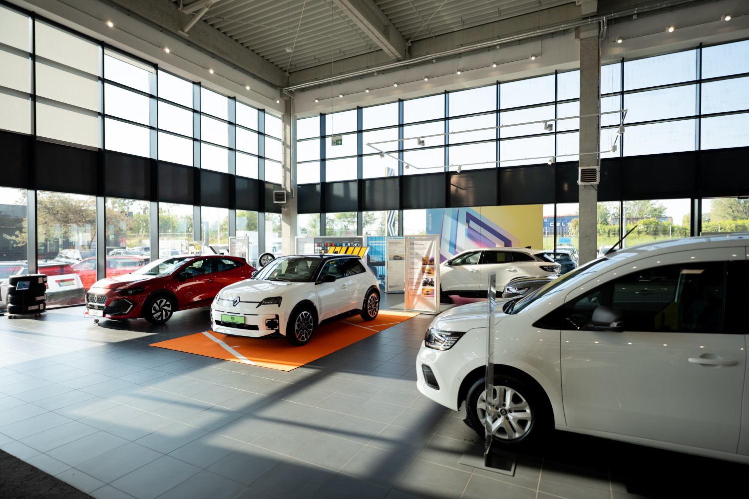 Pełna oferta dostępna jest w salonach Renault Zdunek. Renault Zdunek