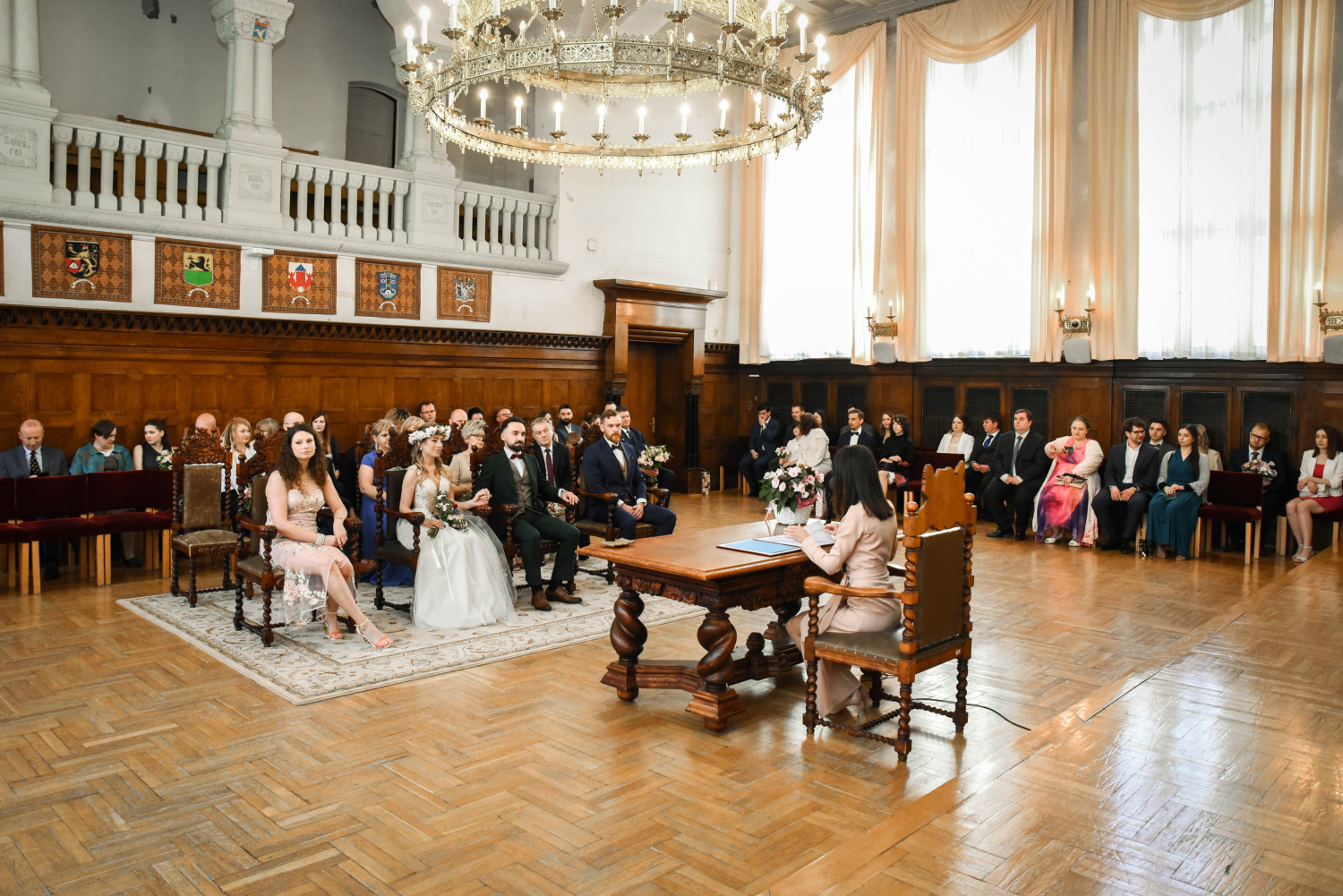 W naszej redakcji również nie brakowało okazji do świętowania. Na zdjęciu Małgorzata Osowiecka-Szczygieł oraz Przemysław Szczygieł wraz z rodzinami i przyjaciółmi. Fot. Anna Bigus