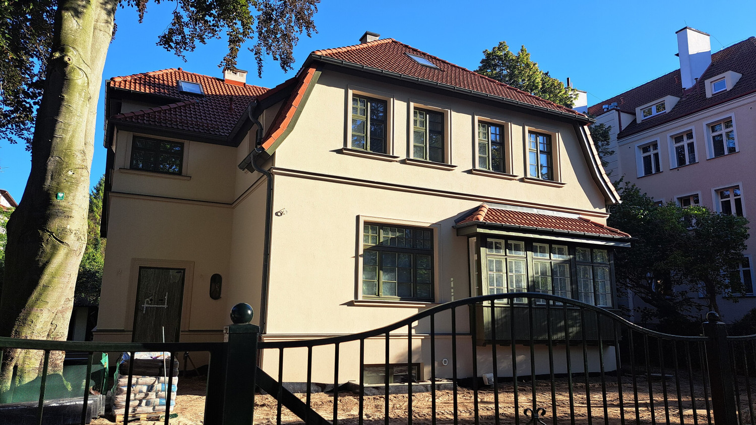 Ul. Wybickiego 23 – dom Miłoszów. Fot. Ewa Jaros (czupirek) (CC BY-SA 4.0)