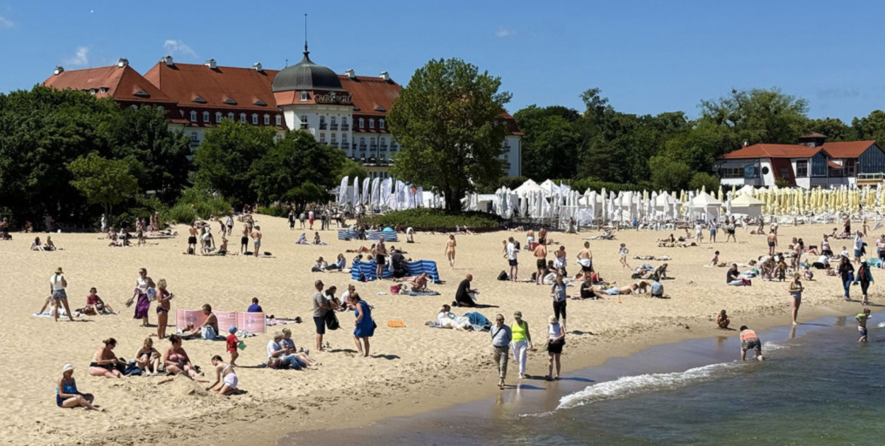 Plaża w Sopocie w okolicach Sofitel Grand Hotelu. Fot. esopot.pl