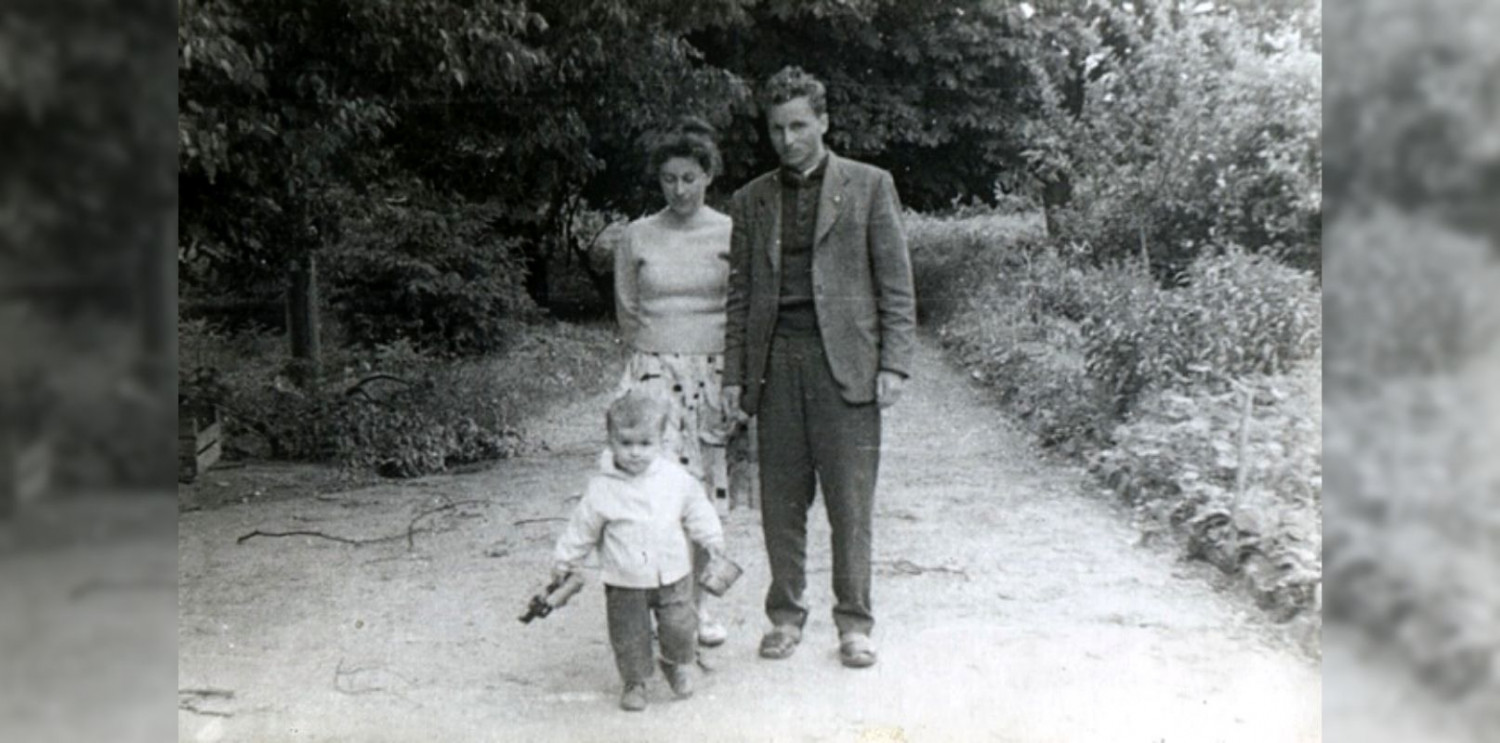 Wojciech Arciszewski z rodzicami. Fot. materiały Muzeum Sopotu